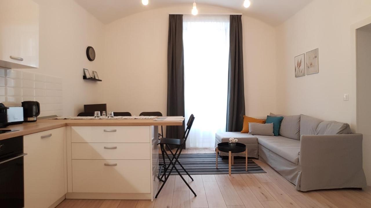 One-Bedroom Apartment,1033624802:JPEG