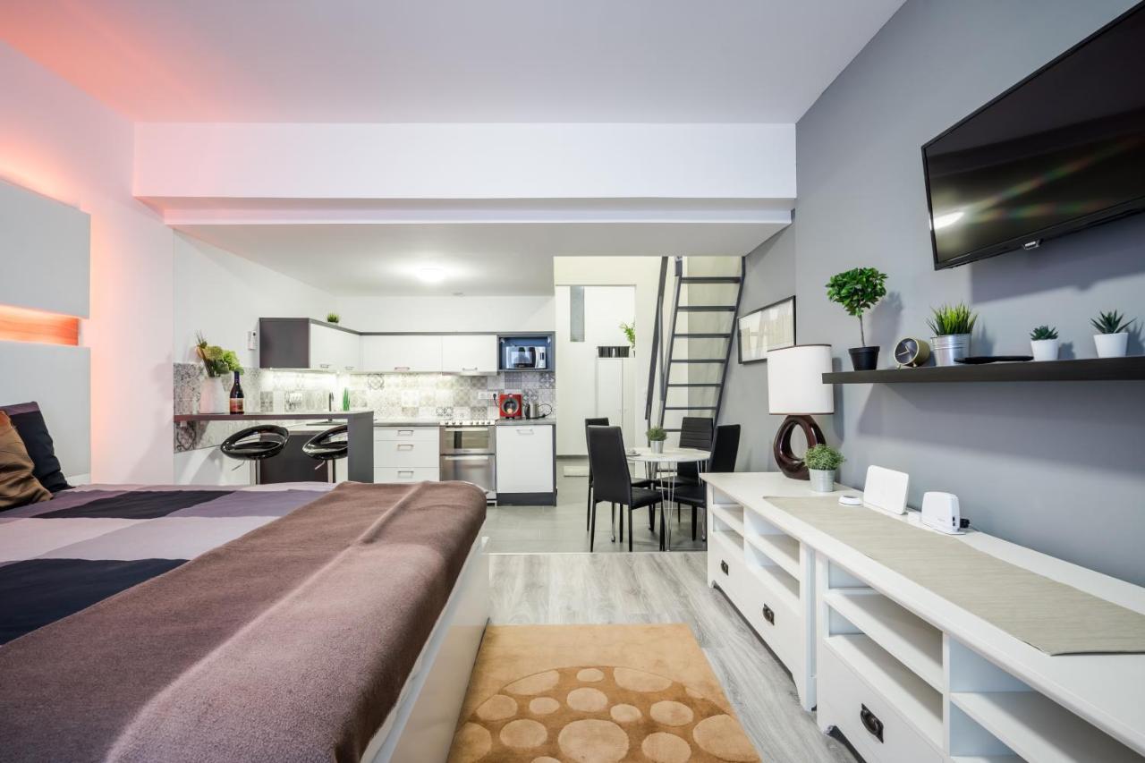 Shiny Pearl Duplex Apartment