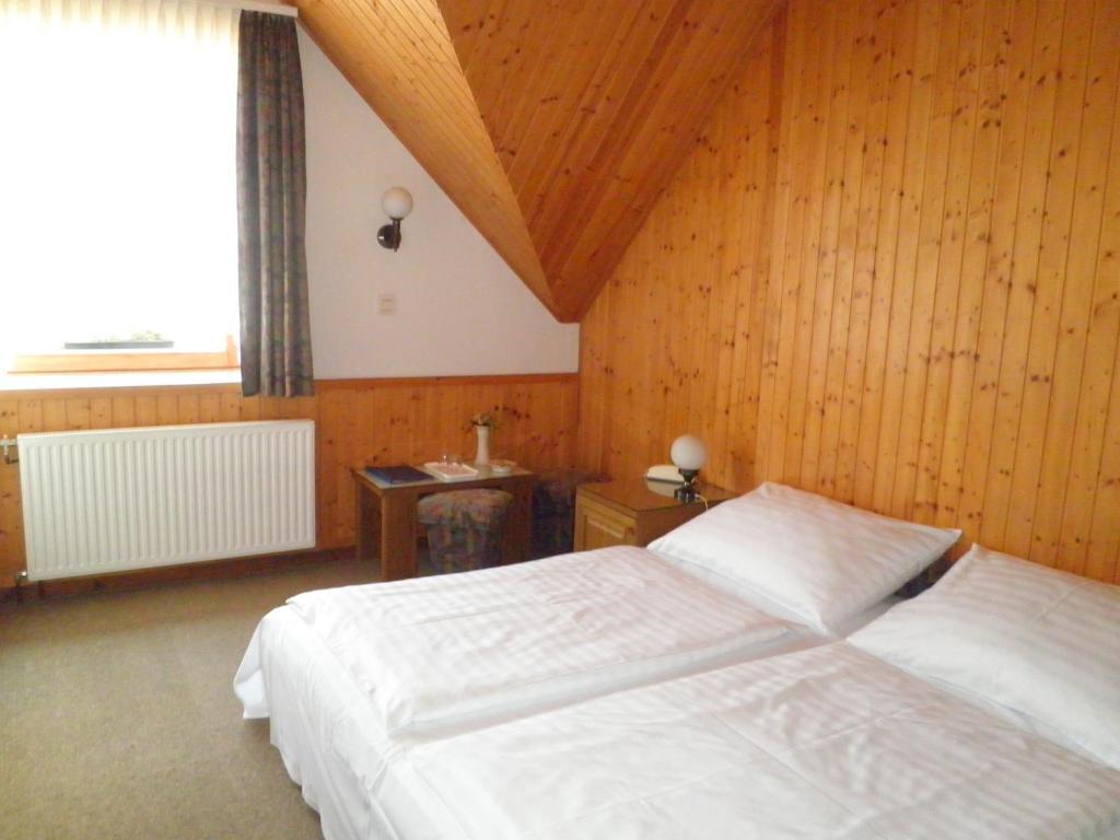 Double or Twin Room,11383118:JPEG