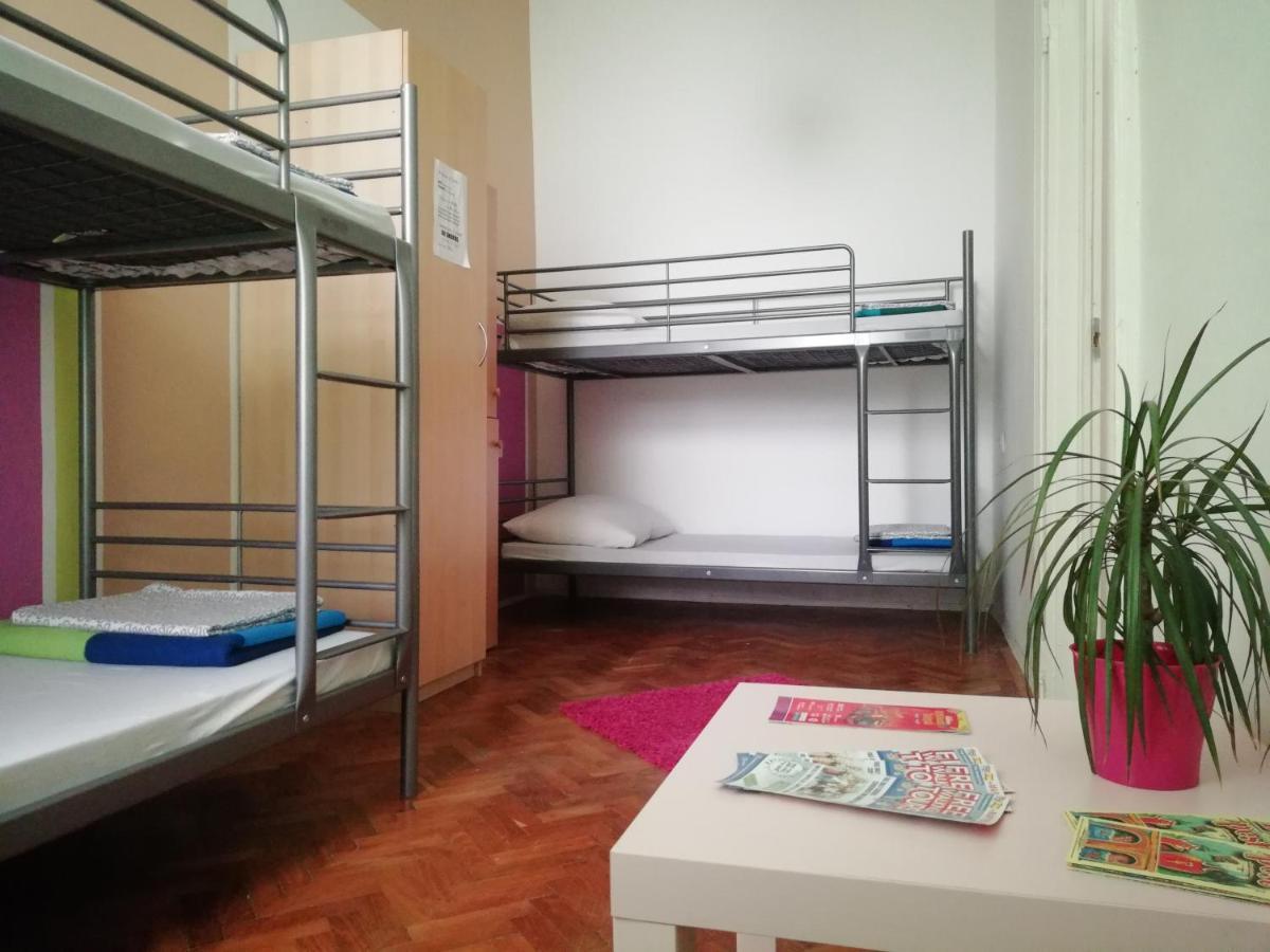 Bed 4-Bed Mixed Dormitory Room