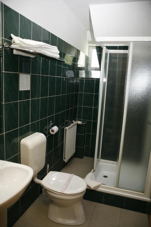 Single Room,1433817934:JPEG