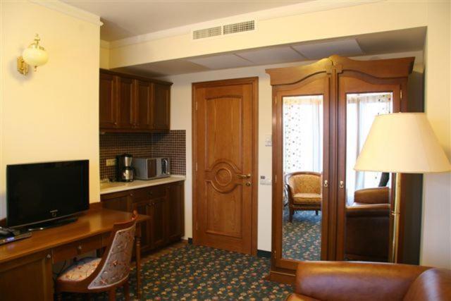 Superior Suite,12456244:JPEG