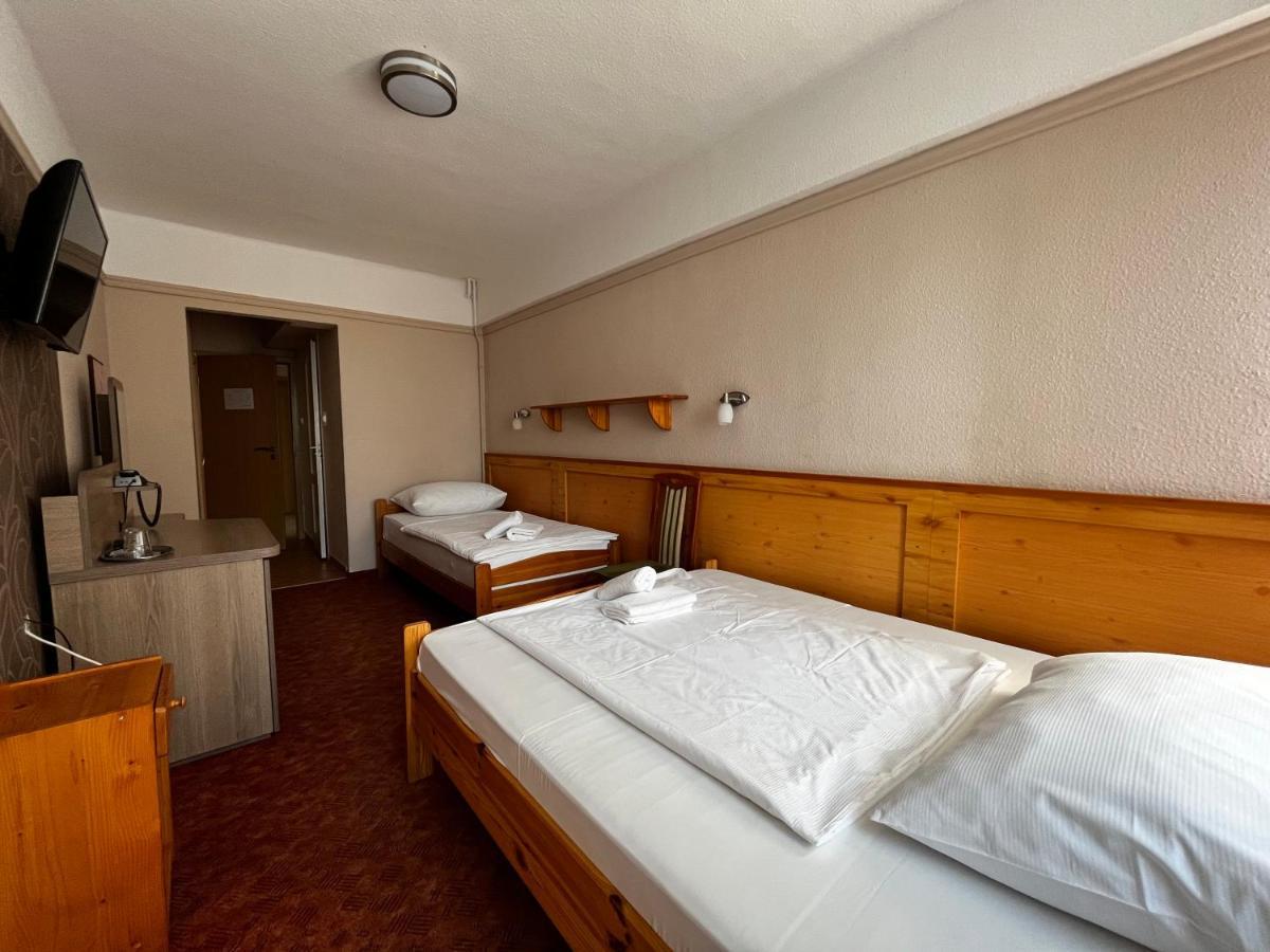 Triple Room,1194962989:JPEG