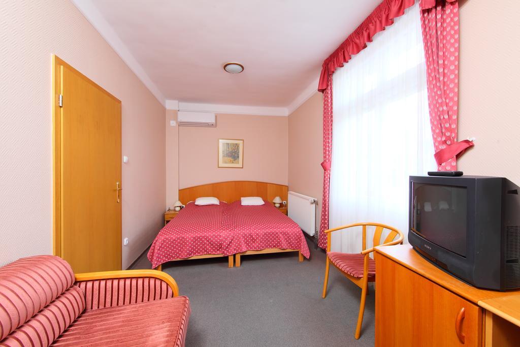 Superior Double Room Air Conditioning