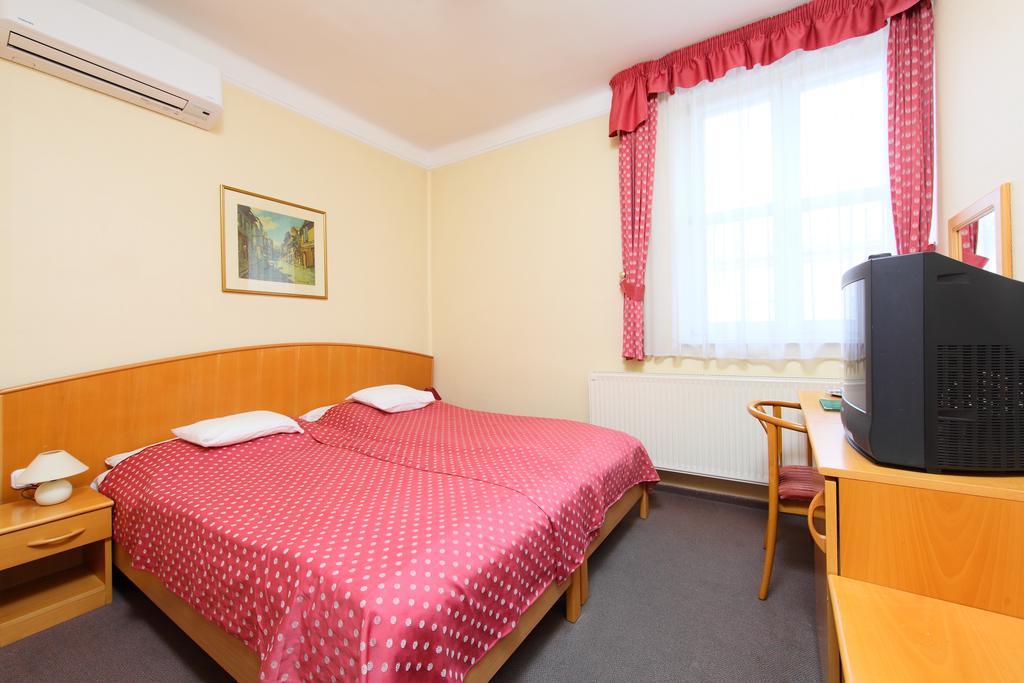Superior Double Room Air Conditioning