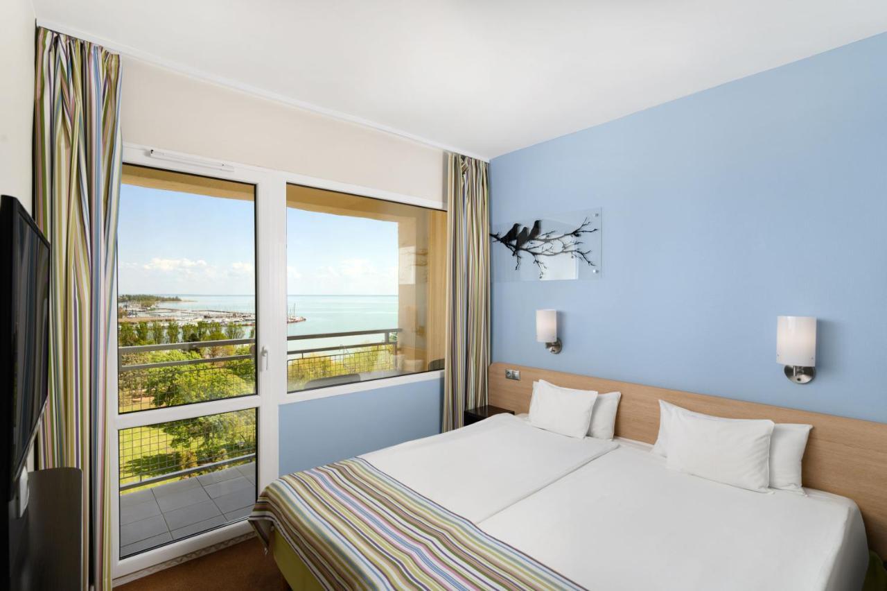 Suite Balcony Air-Conditioning
