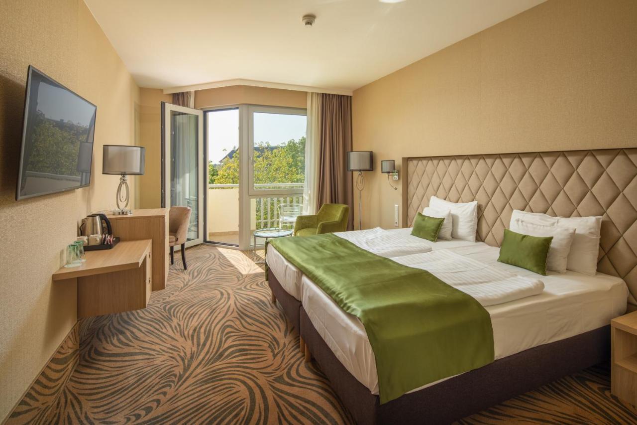 Classic Double Room Balcony,1248401893:JPEG