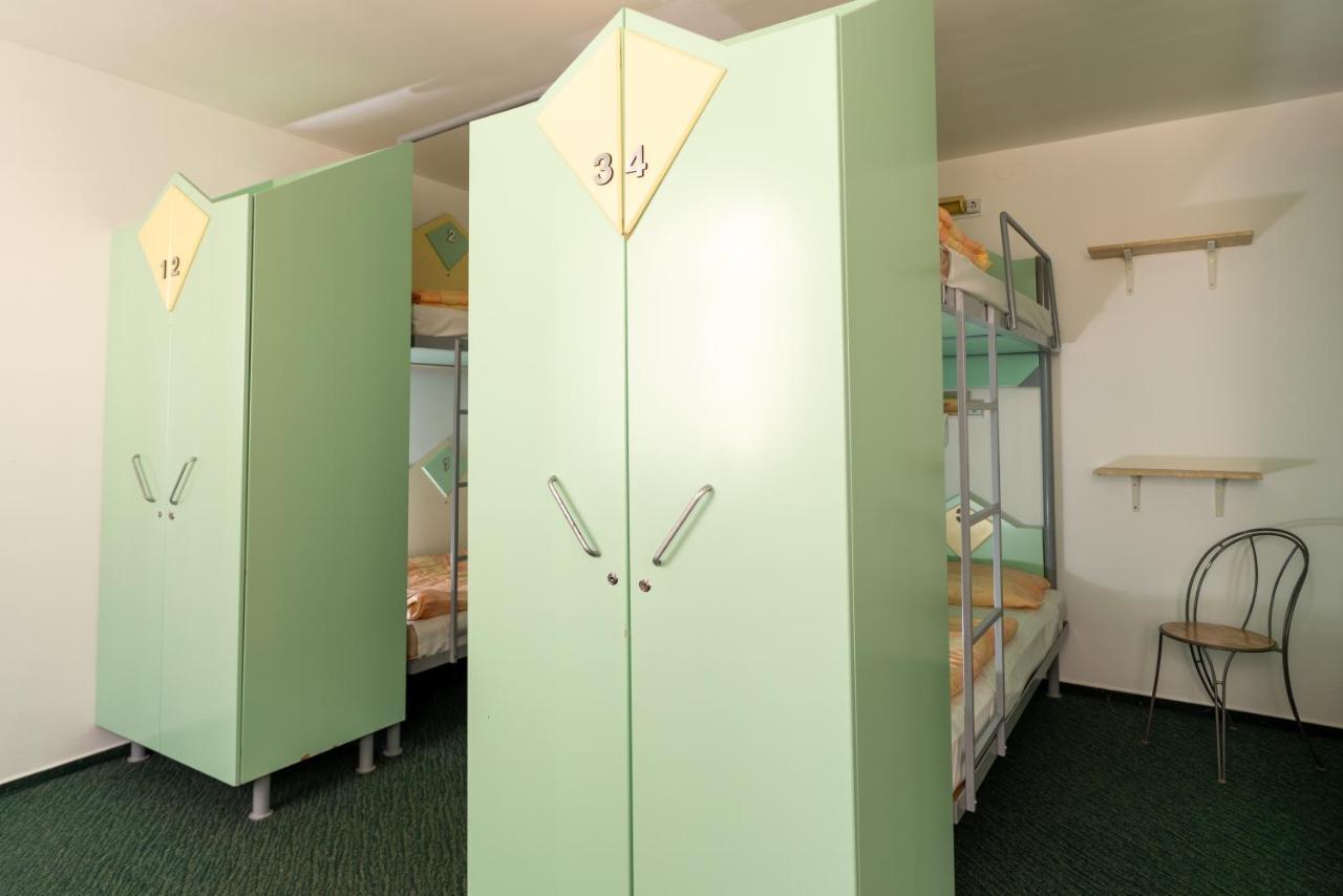 Bed 12-Bed Female Dormitory Room