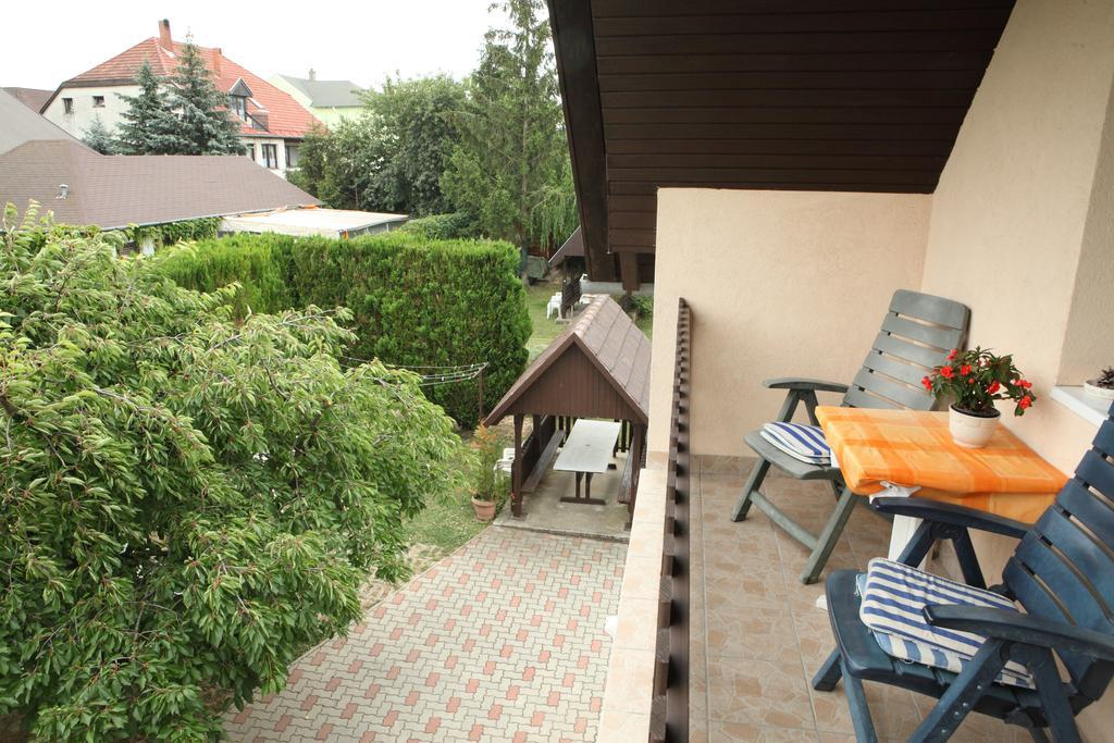 Studio Balcony