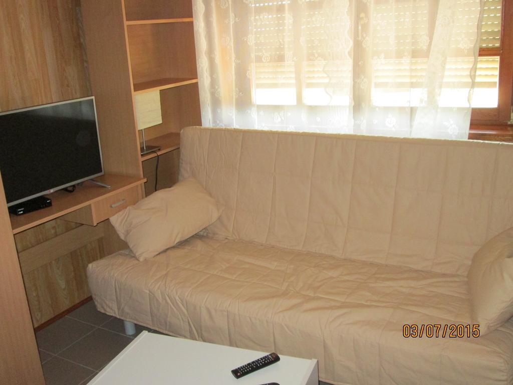 Triple Room Bathroom,126836550:JPEG