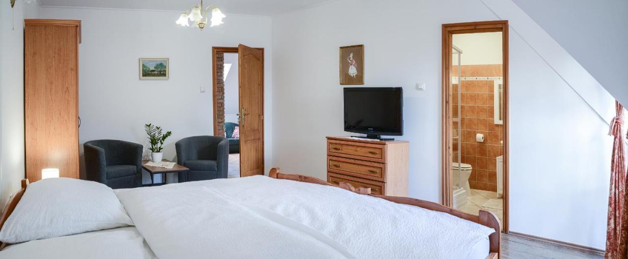 Double or Twin Room Private Bathroom