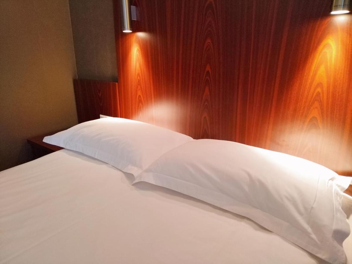 Double Room,1311892912:JPEG