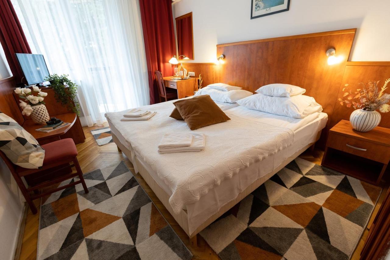 Double or Twin Room Balcony