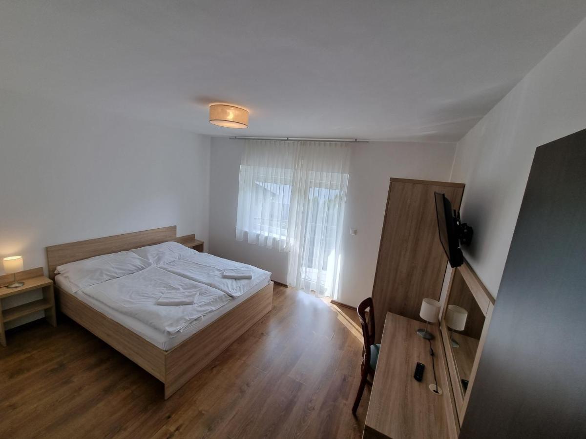 Two-Bedroom Apartment with Balcony,1395358304:JPEG