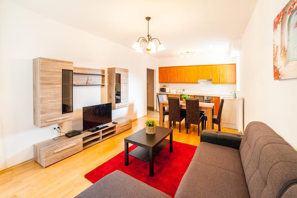 One-Bedroom Apartment,140887791:JPEG