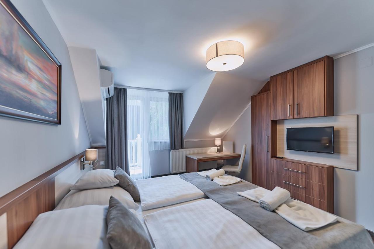 Large Double Room,1417114812:JPEG