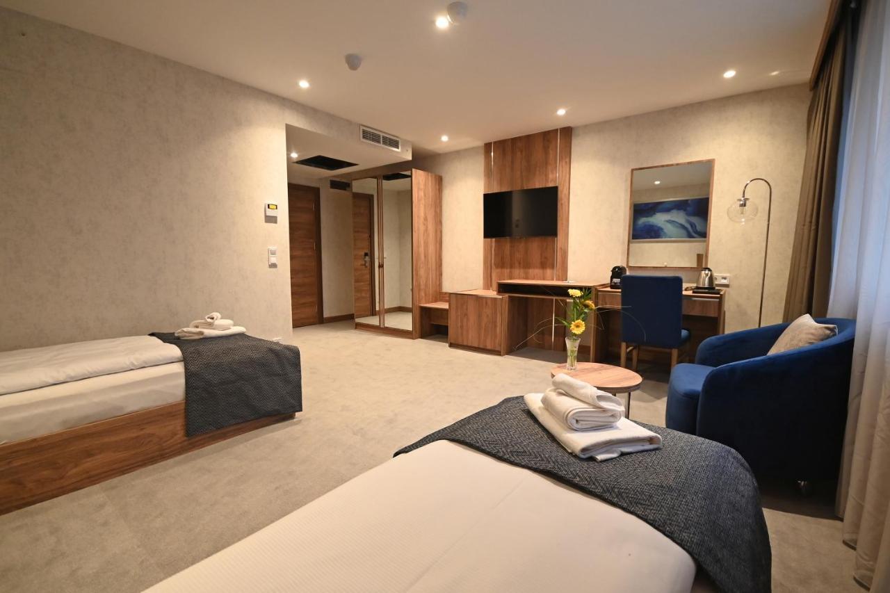 Superior Twin Room,1468983230:JPEG
