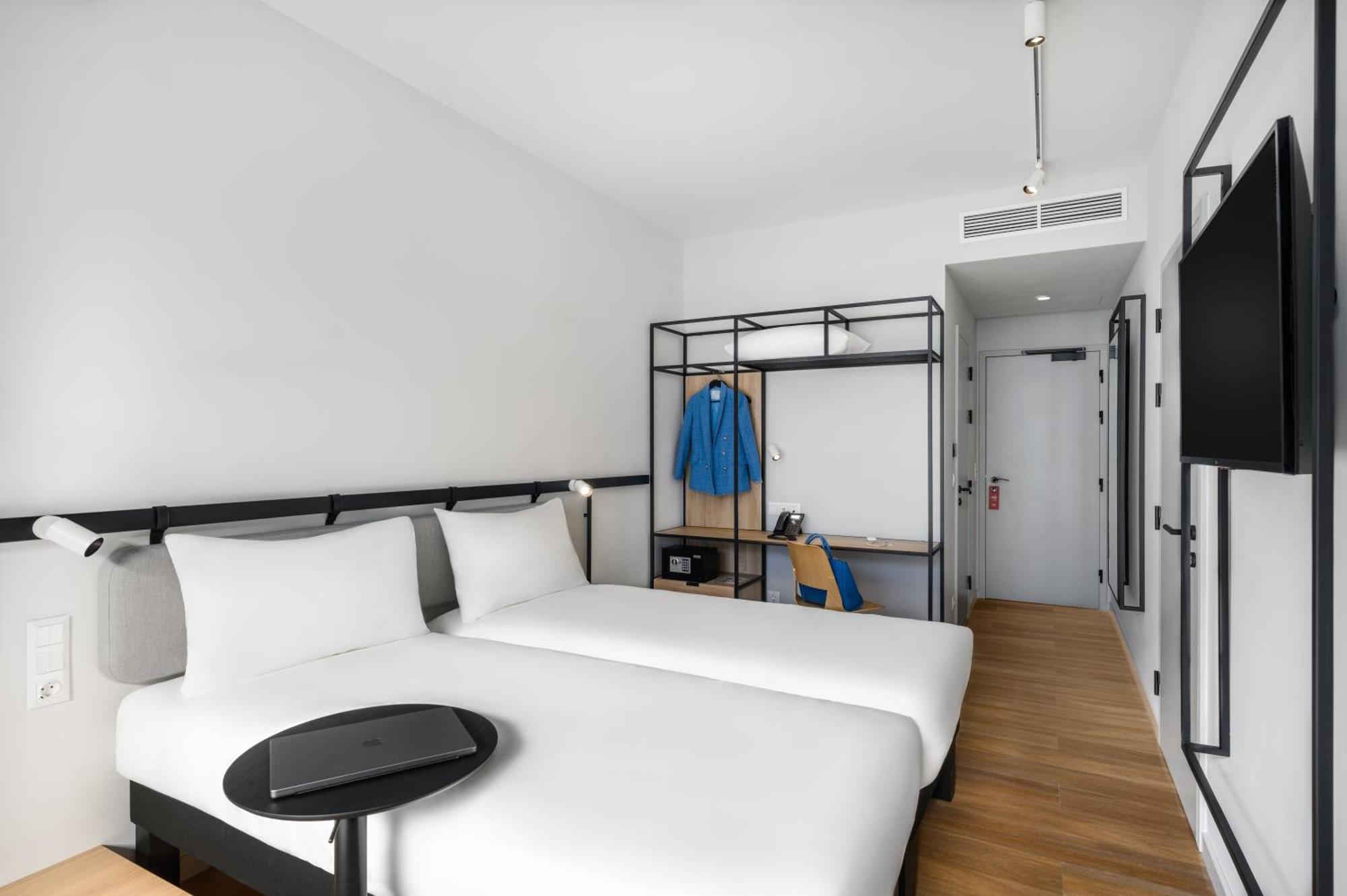 Standard Twin Room,1569837083:JPEG