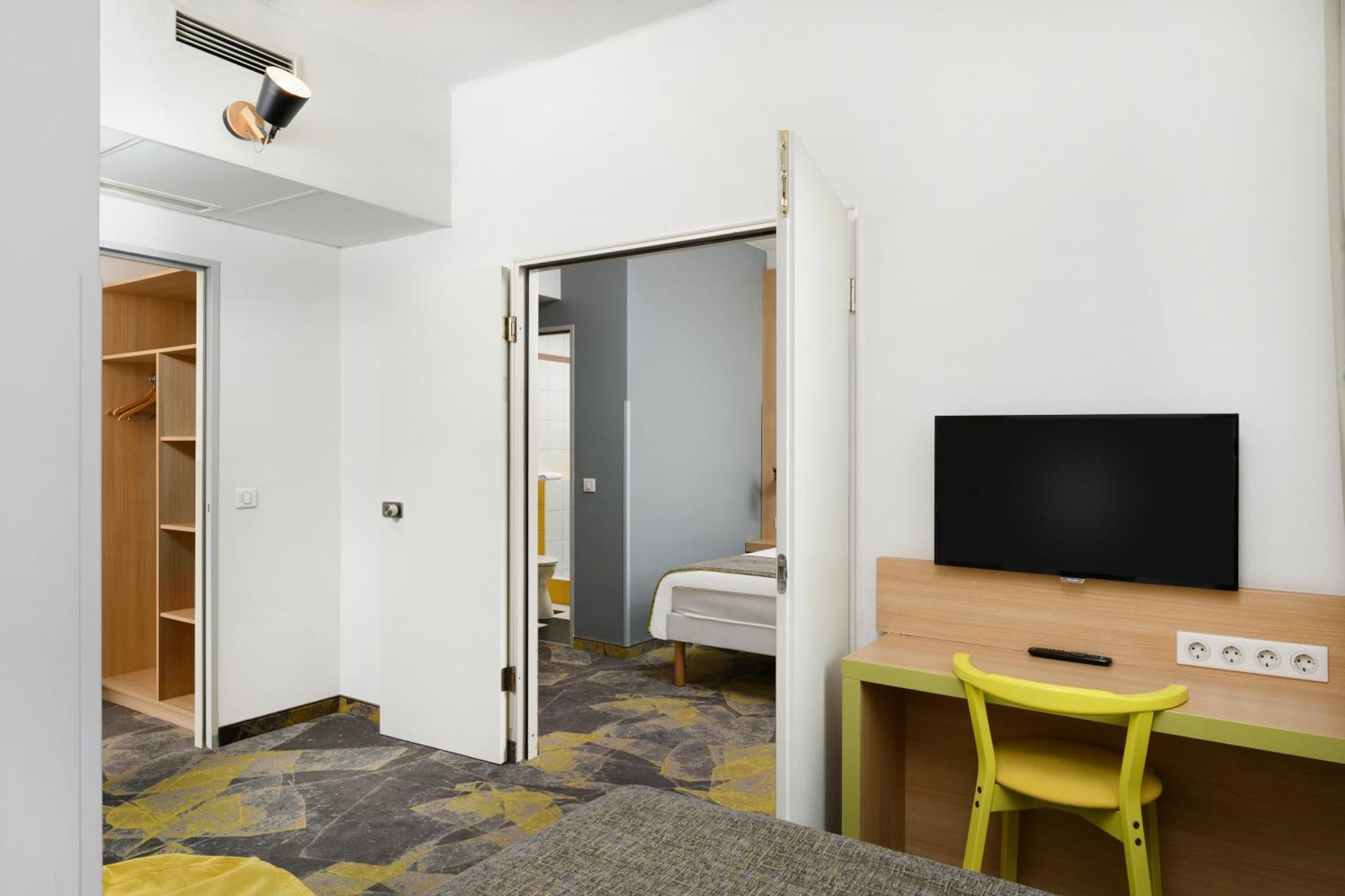 Quarto Família com Cama de Casal e Cama de Solteiro