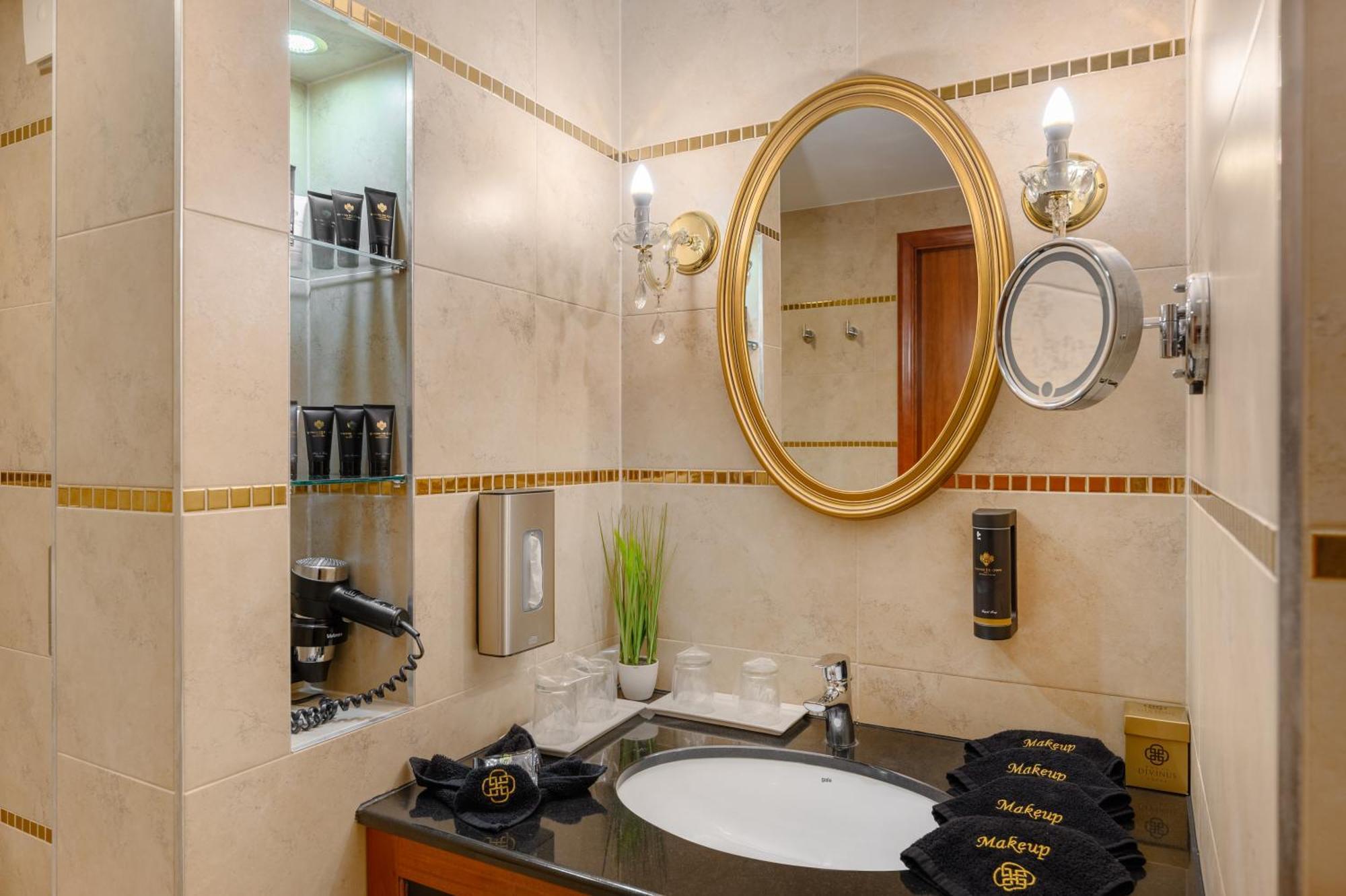 Superior Double/Twin Room,1539714955:JPEG