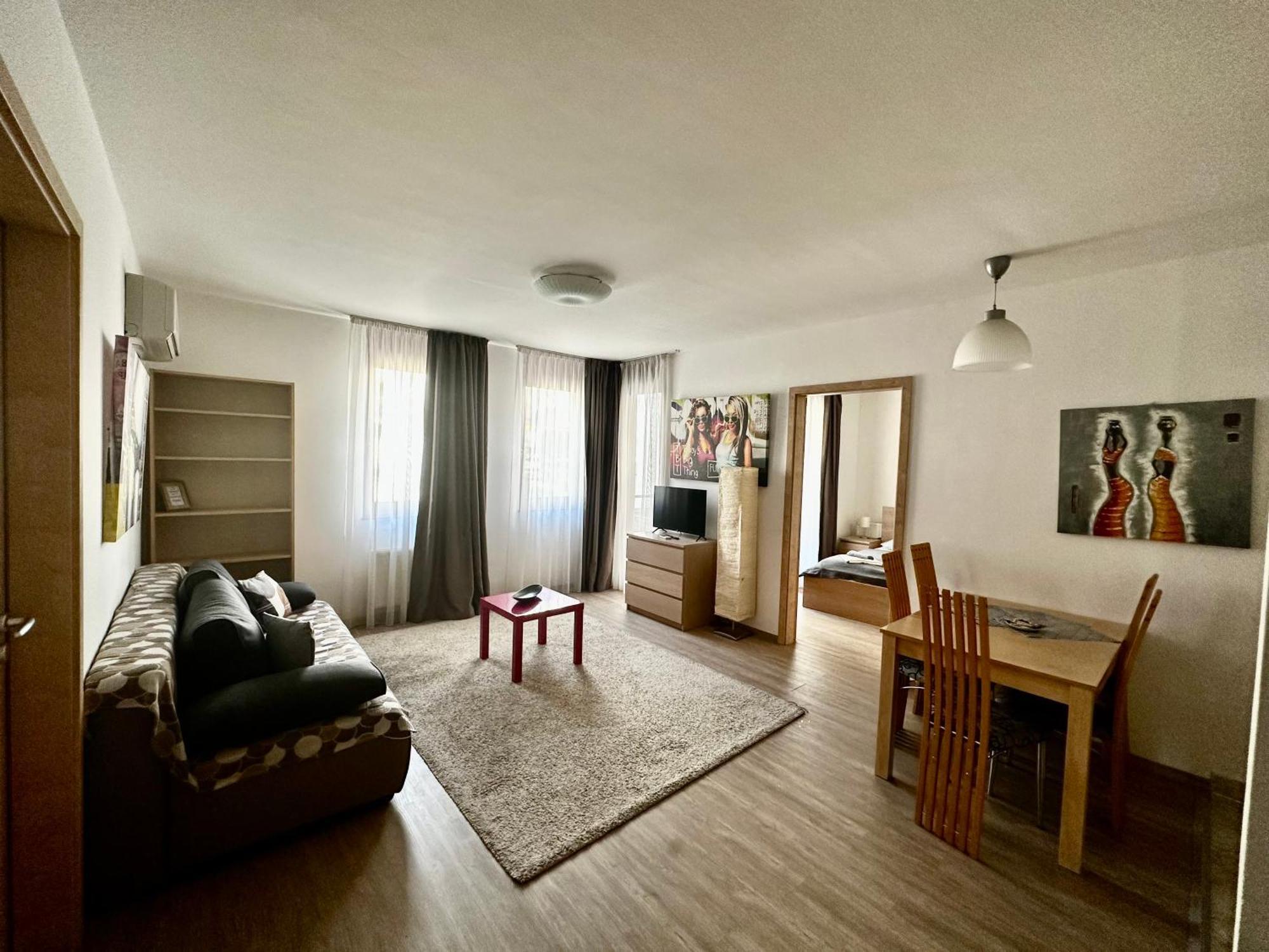 Deluxe Apartment
