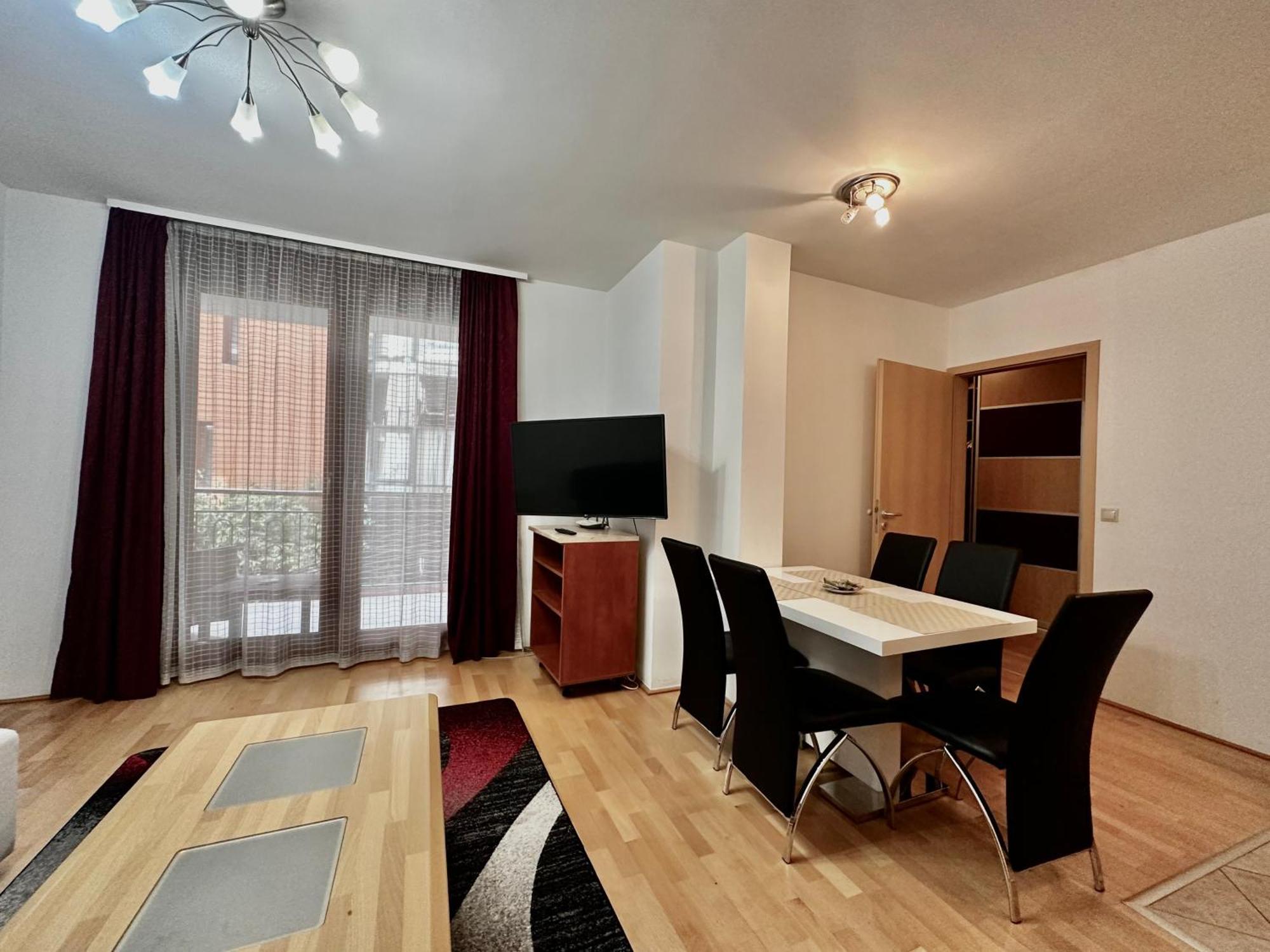 Deluxe Apartment