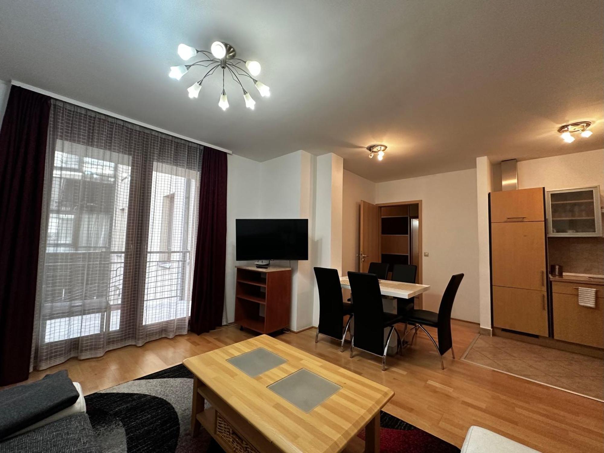 Deluxe Apartment