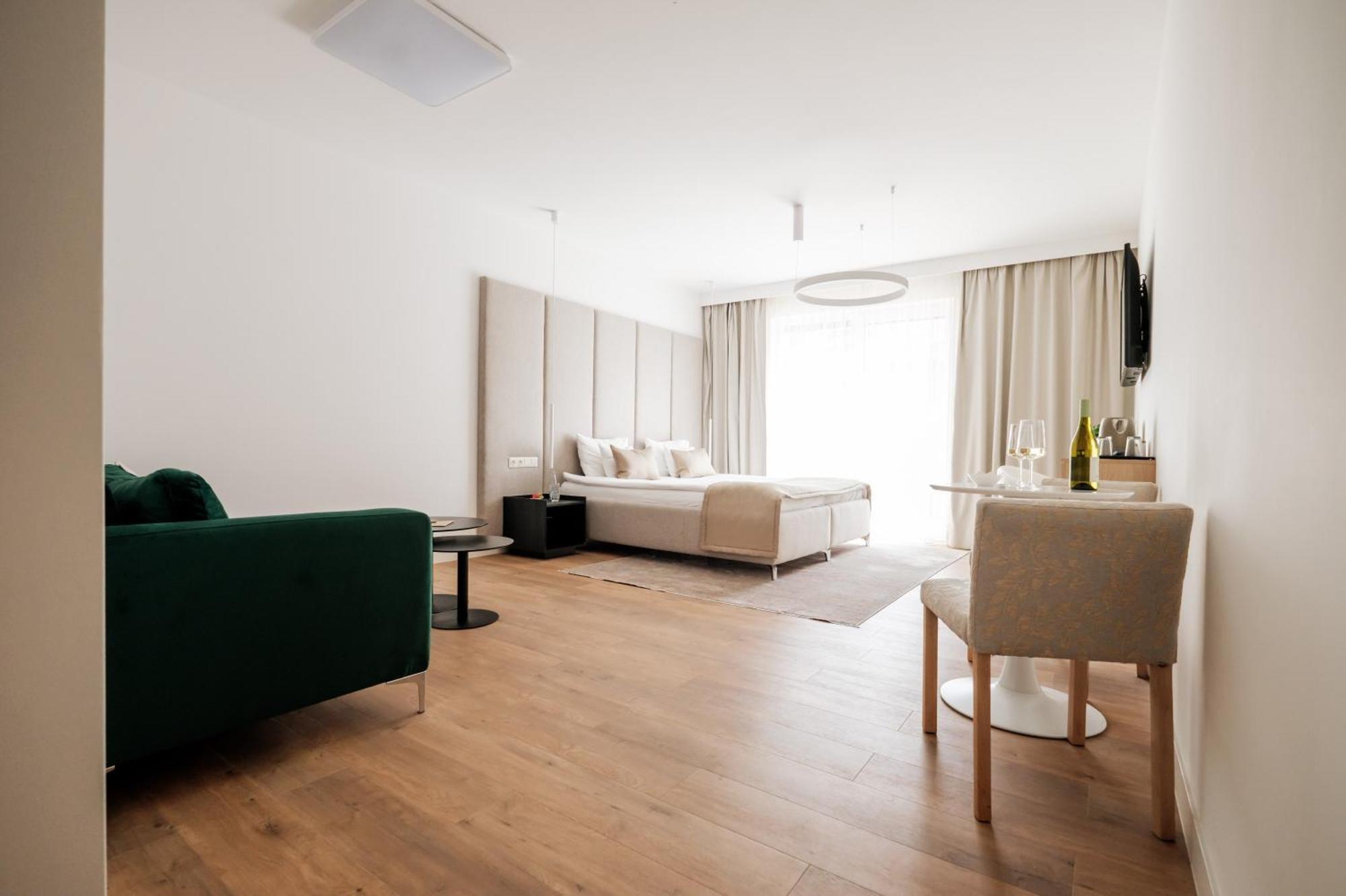 Large Double or Twin Room