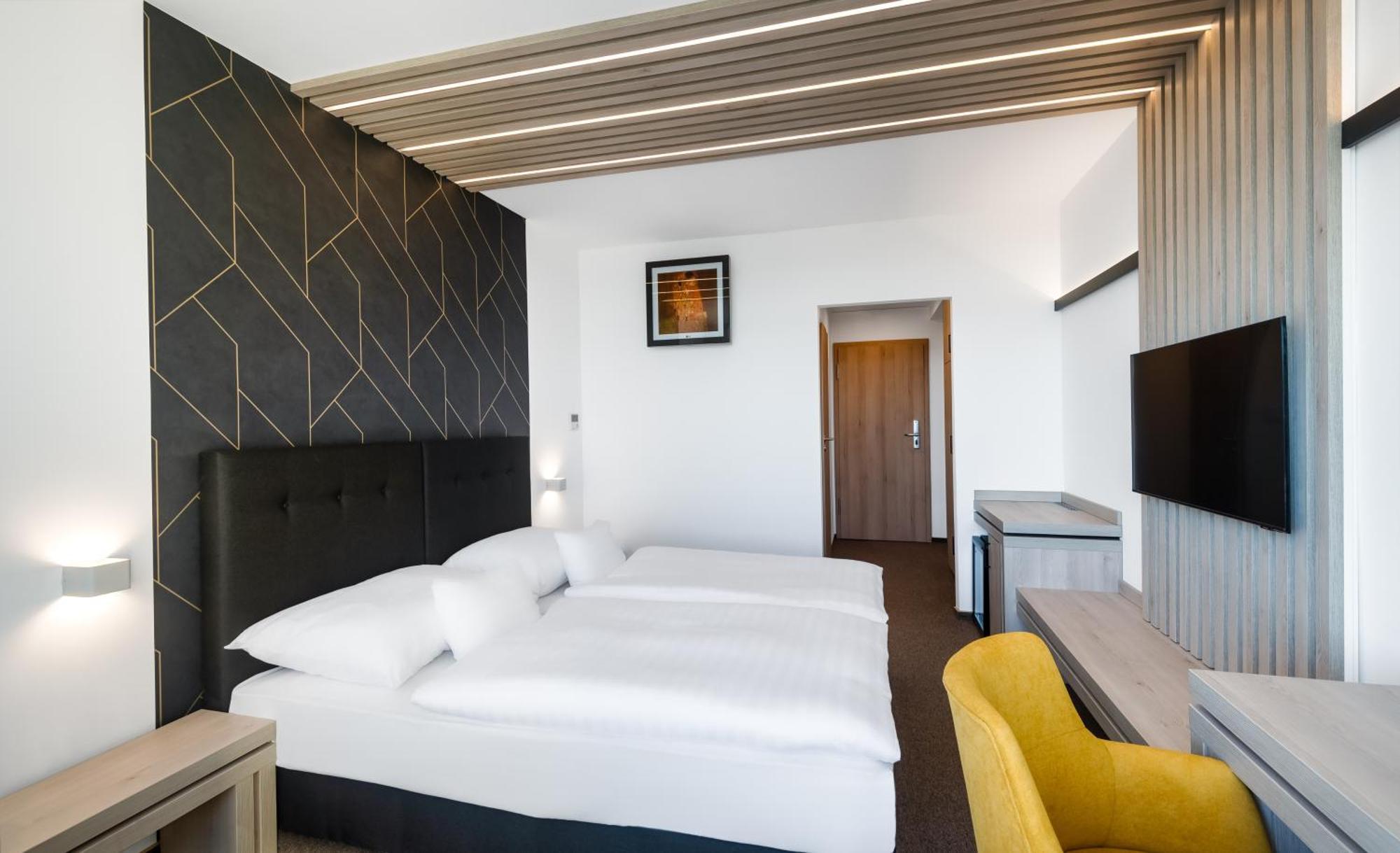 Standard Double or Twin Room with Balcony,1555645513:JPEG