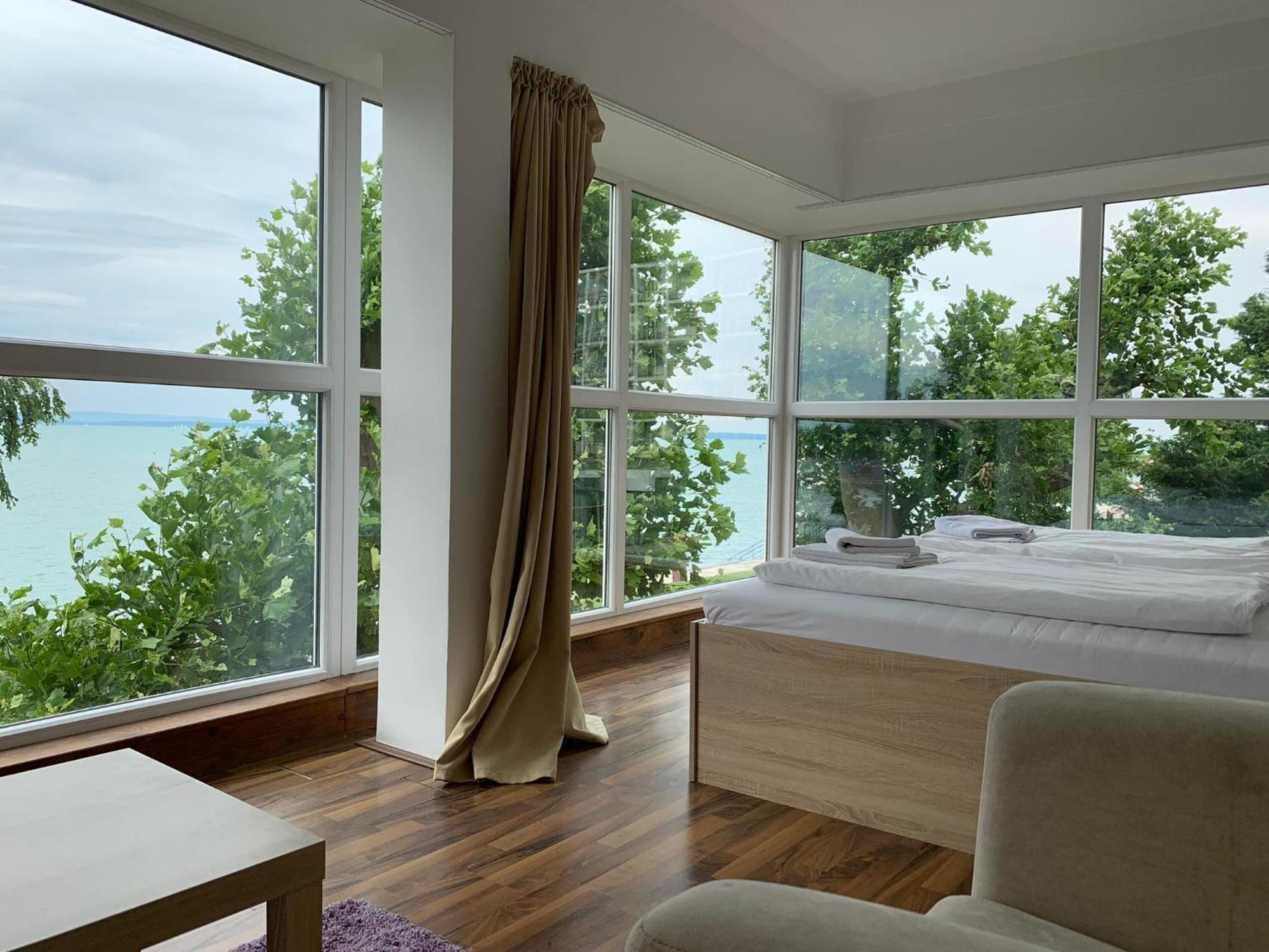 Family Room Garden View