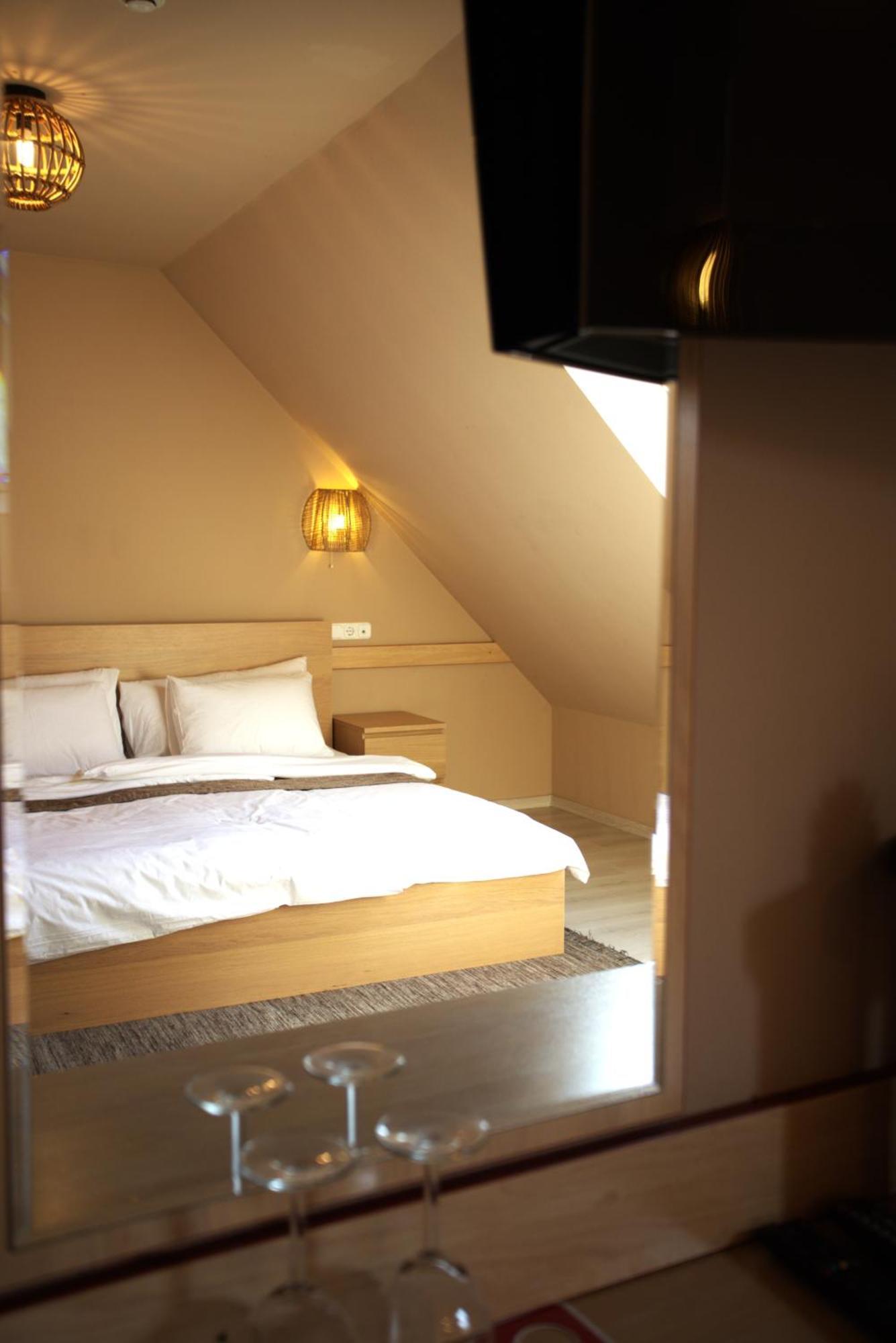 Double Room Private Bathroom