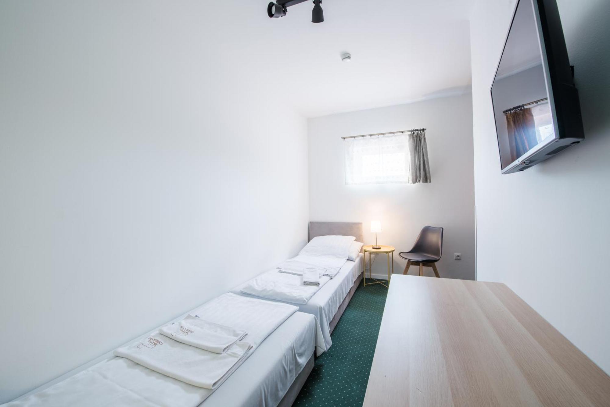 Compact Twin Room