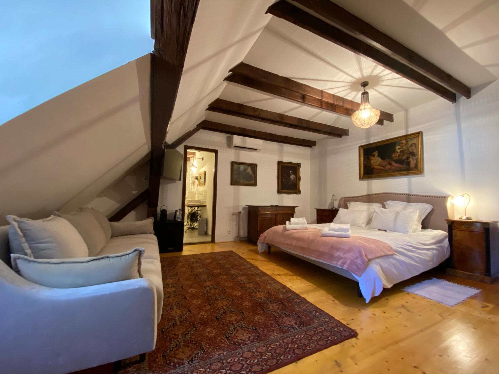King Room Garden View