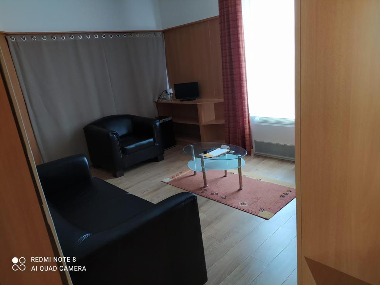 One-Bedroom Standard Apartment,1591494477:JPEG