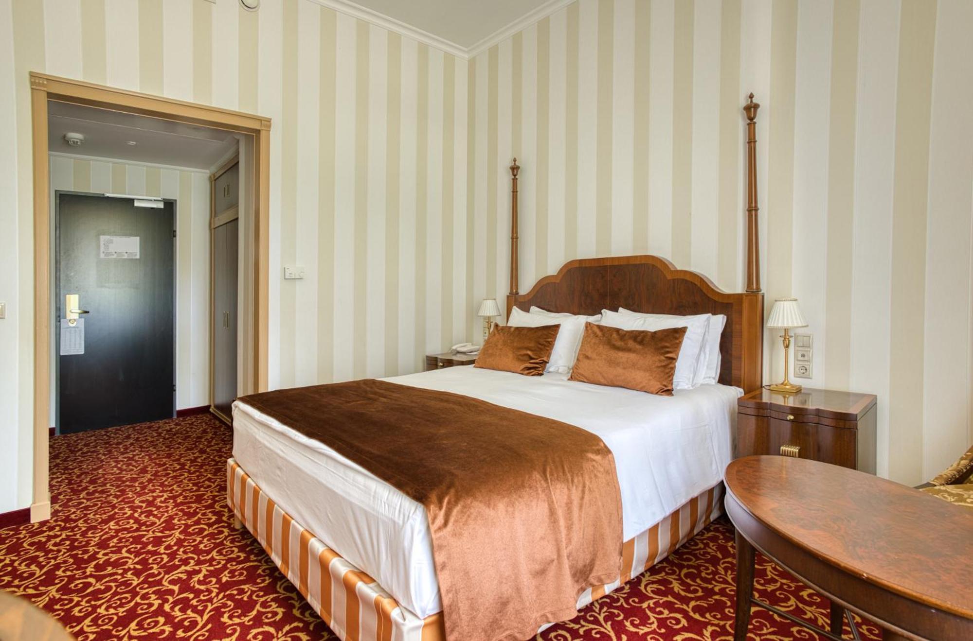 Deluxe Double Room Wellness Fitness Access,1596009213:JPEG