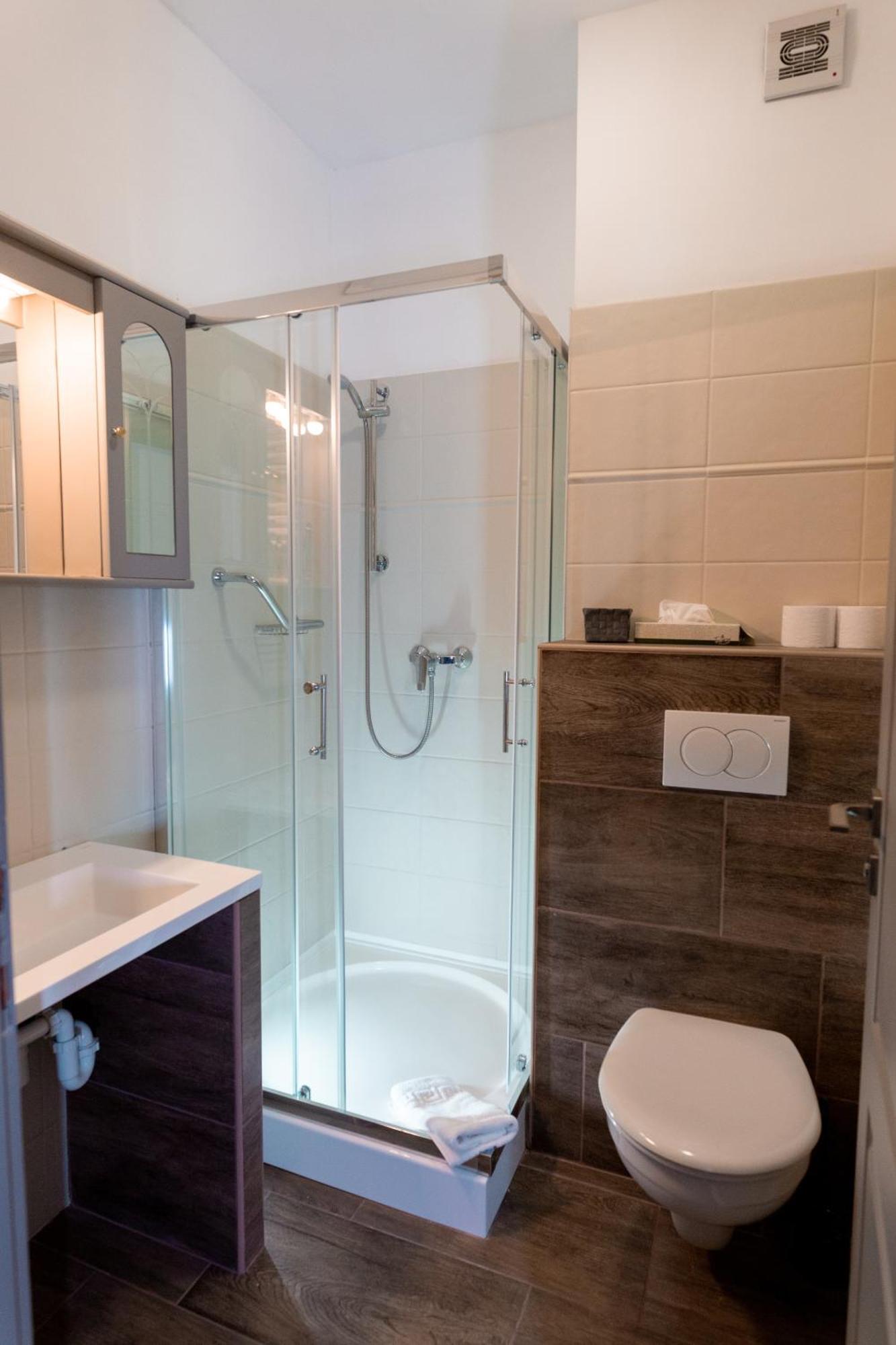 Luxury Double Room,1596031199:JPEG