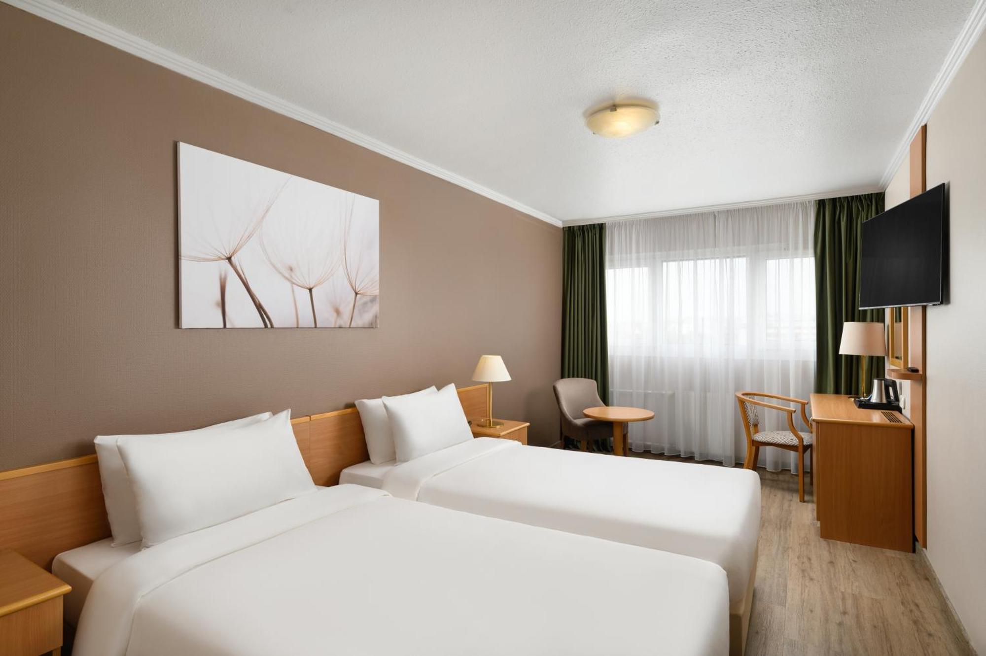 Twin Room,1602323894:JPEG