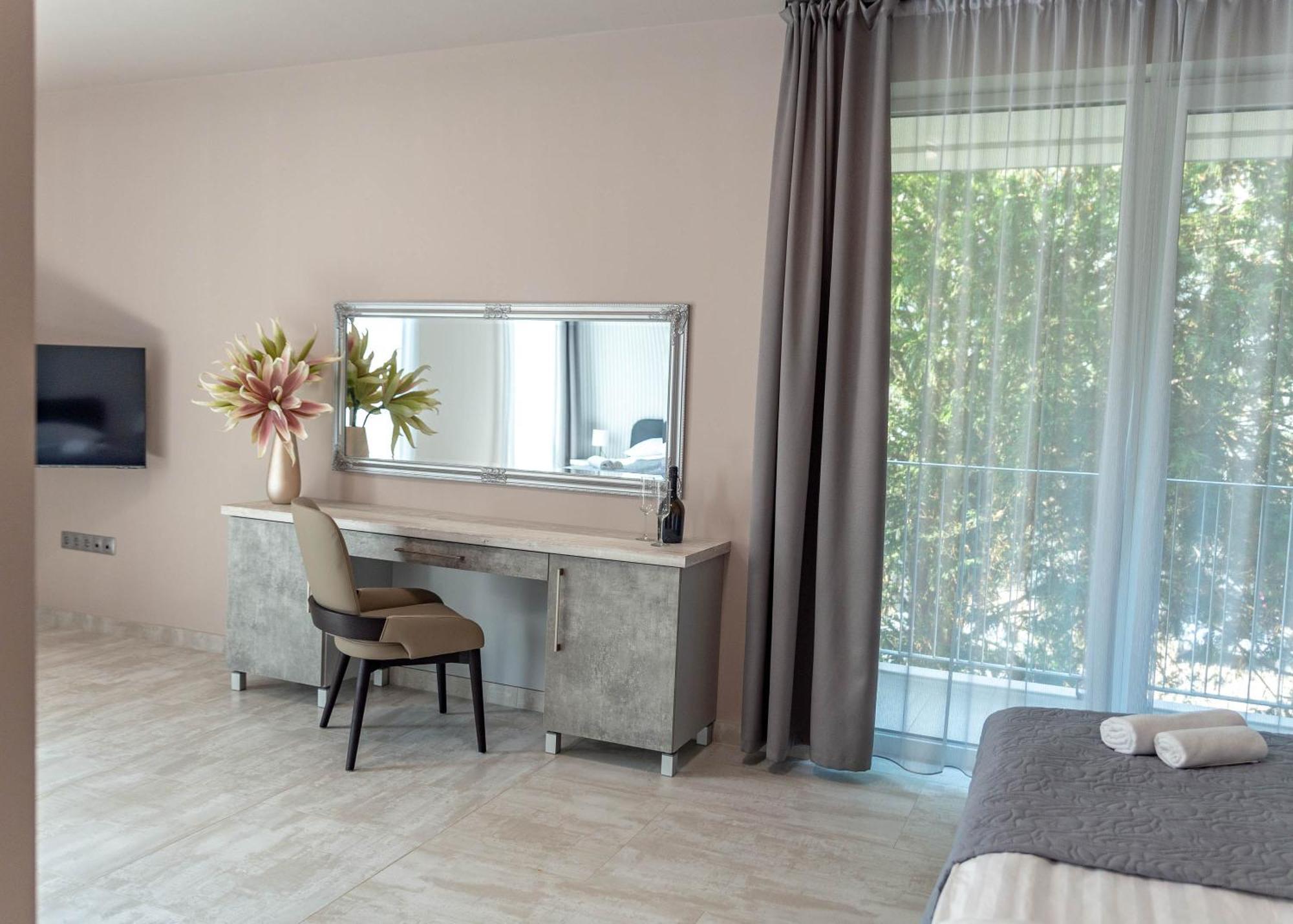 Deluxe Family Room Annex Pillich Kalman 29