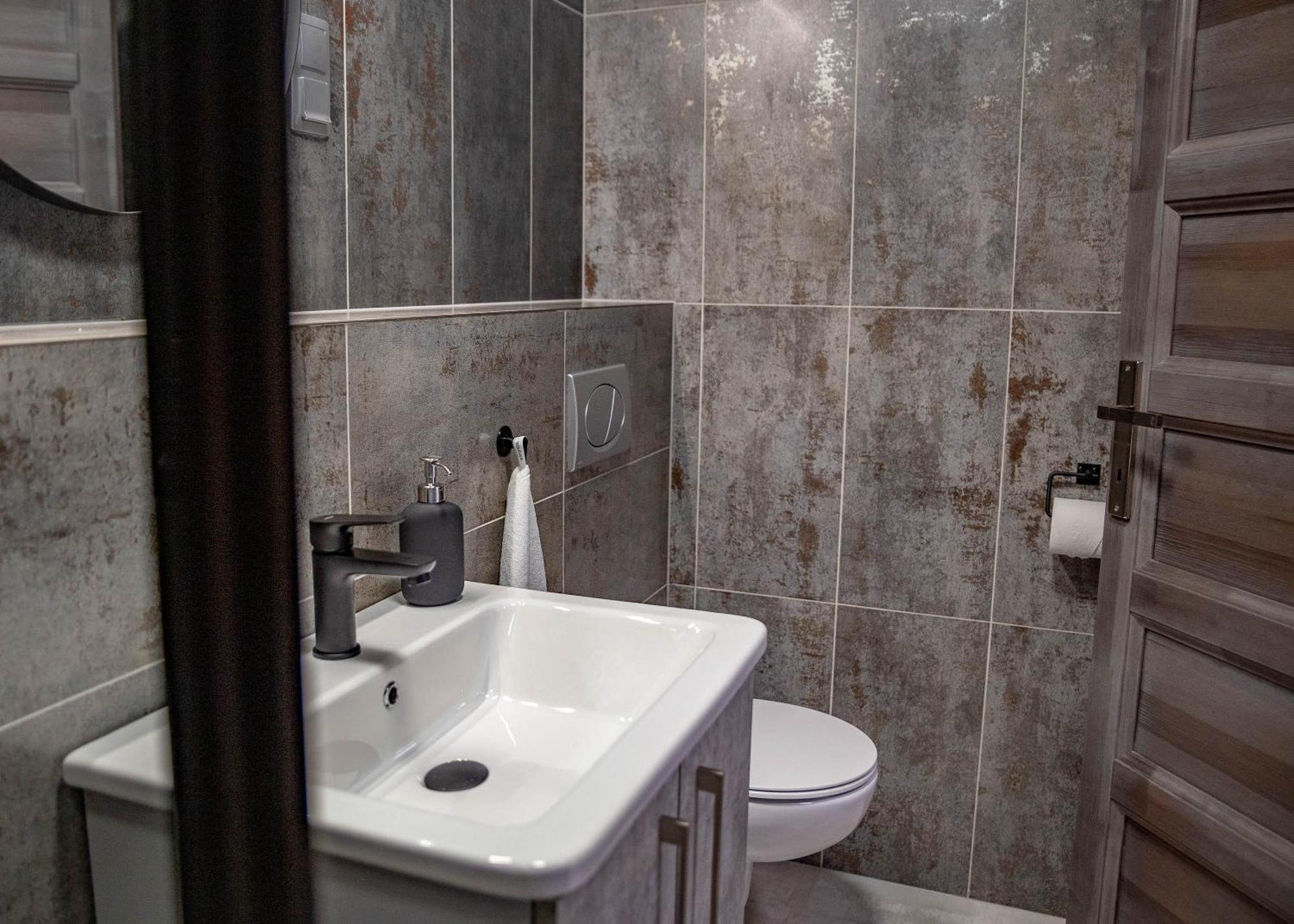 Deluxe Family Room Annex Pillich Kalman 29
