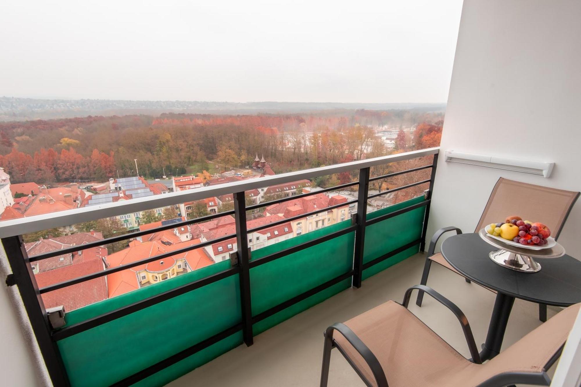 Superior Double or Twin Room Lake View