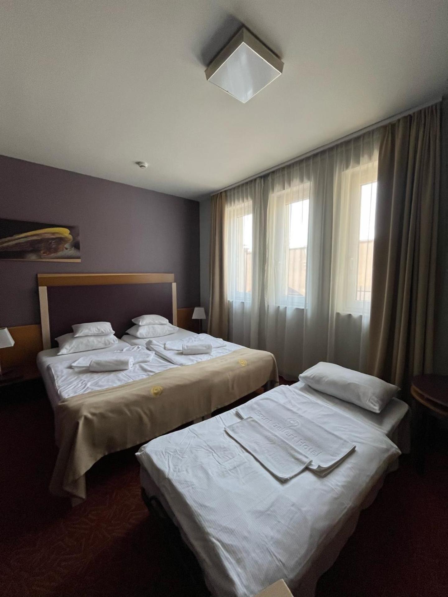 Zweibettzimmer mit Zustellbett