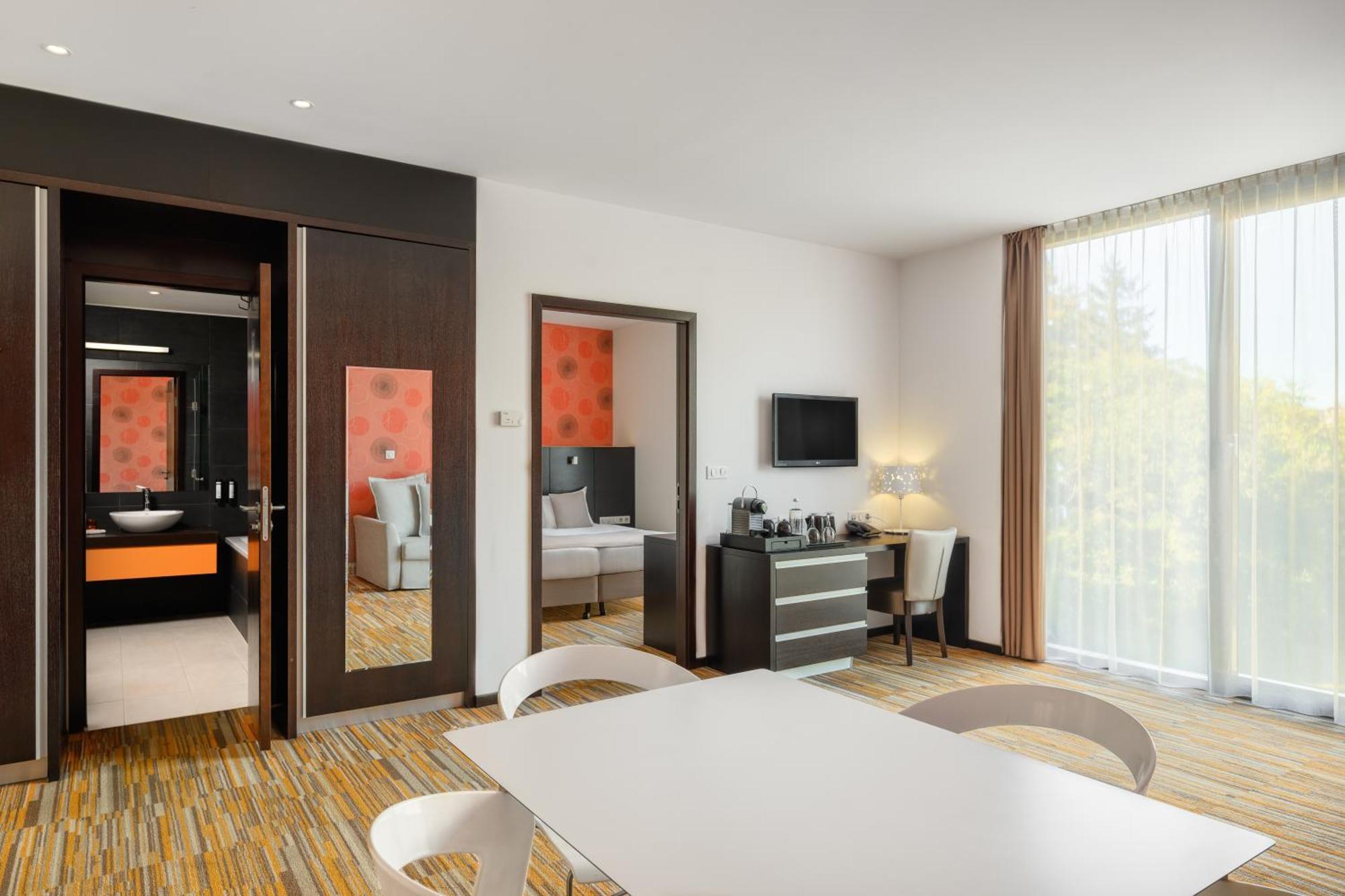 One-Bedroom Suite,1620211441:JPEG