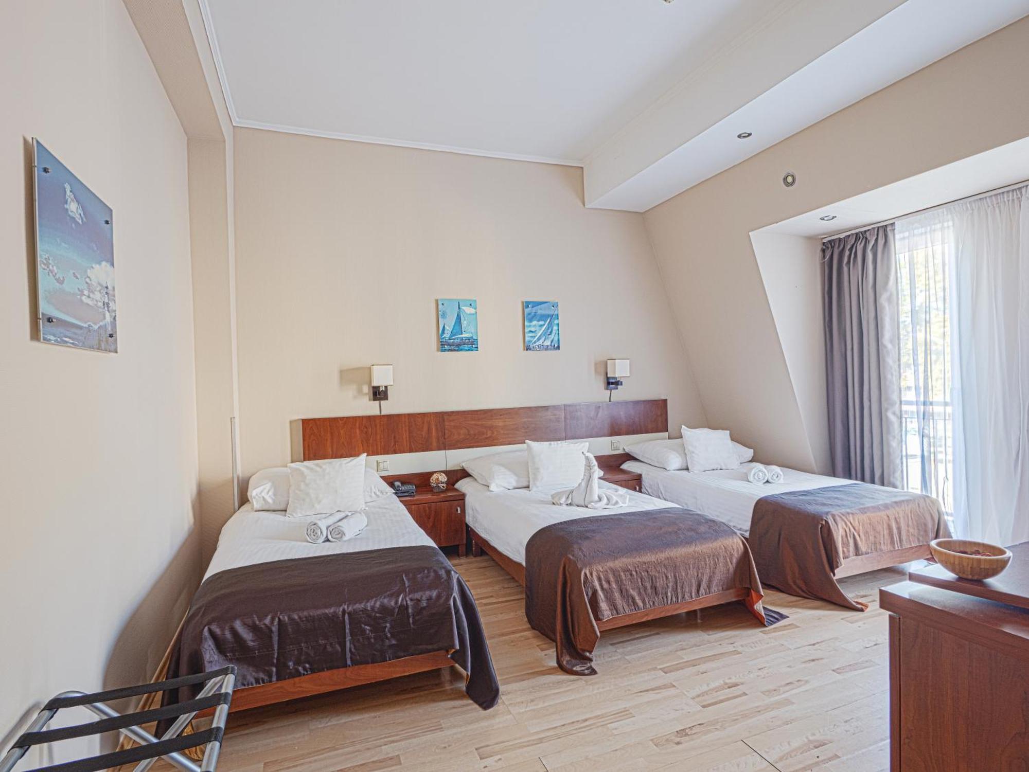 Triple Room,1624316593:JPEG