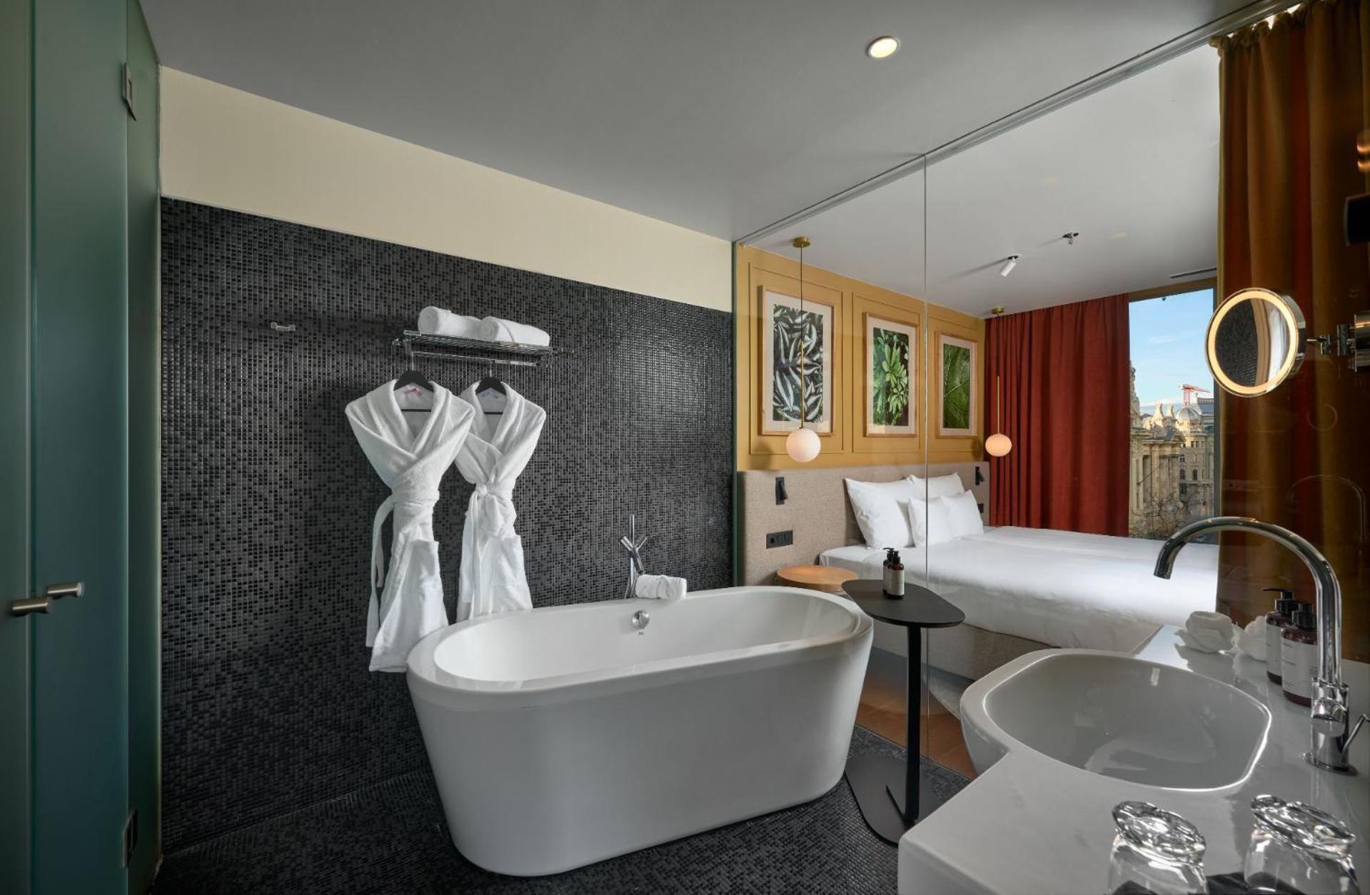 Deluxe Twin Room City View