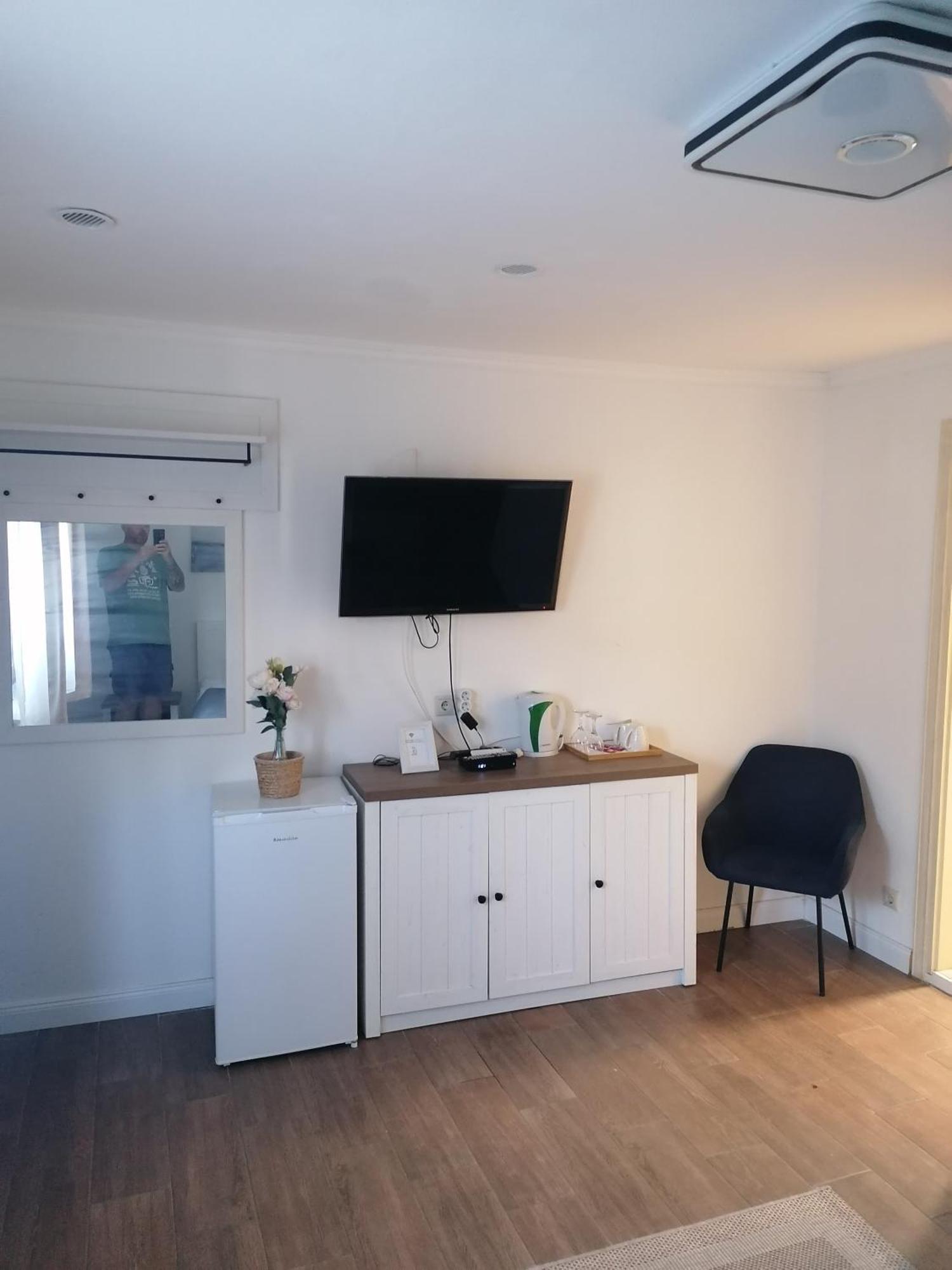 Deluxe Queen Studio