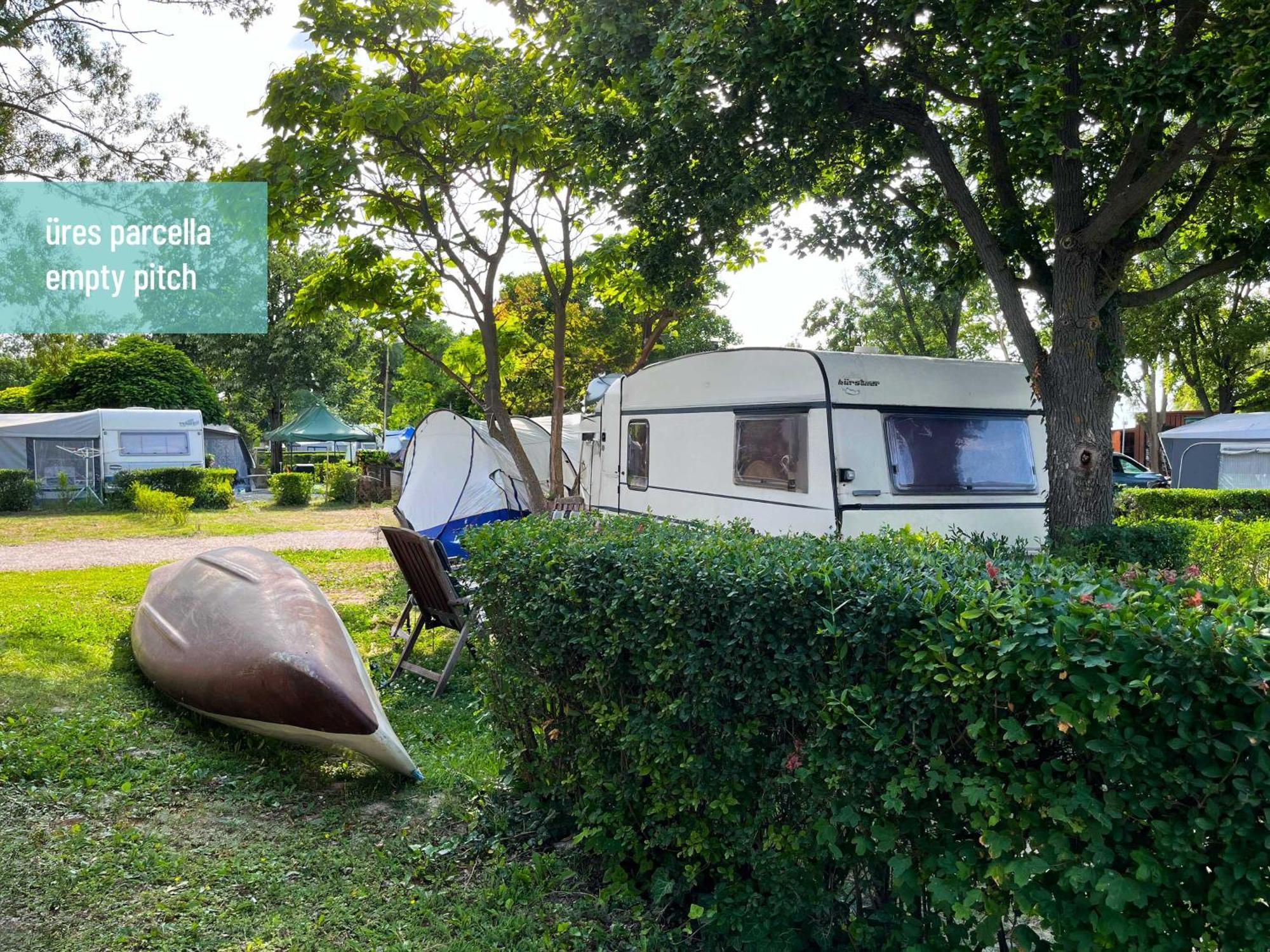 Empty spot 40-59 m2 tent or caravan