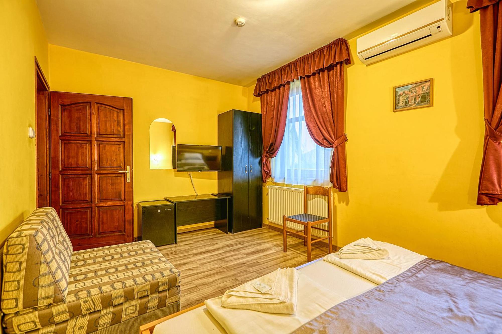 Double room Extra bed air-conditioning