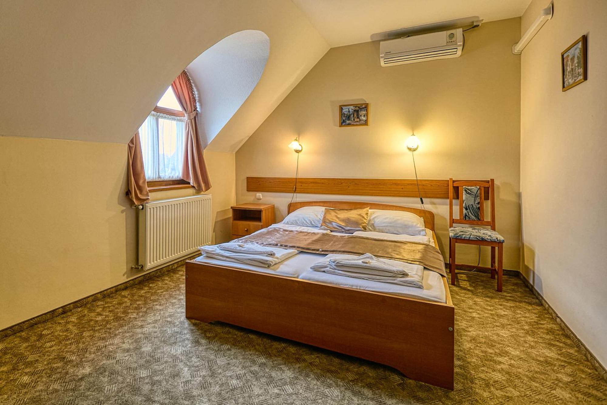 Double Room Air-Conditioning