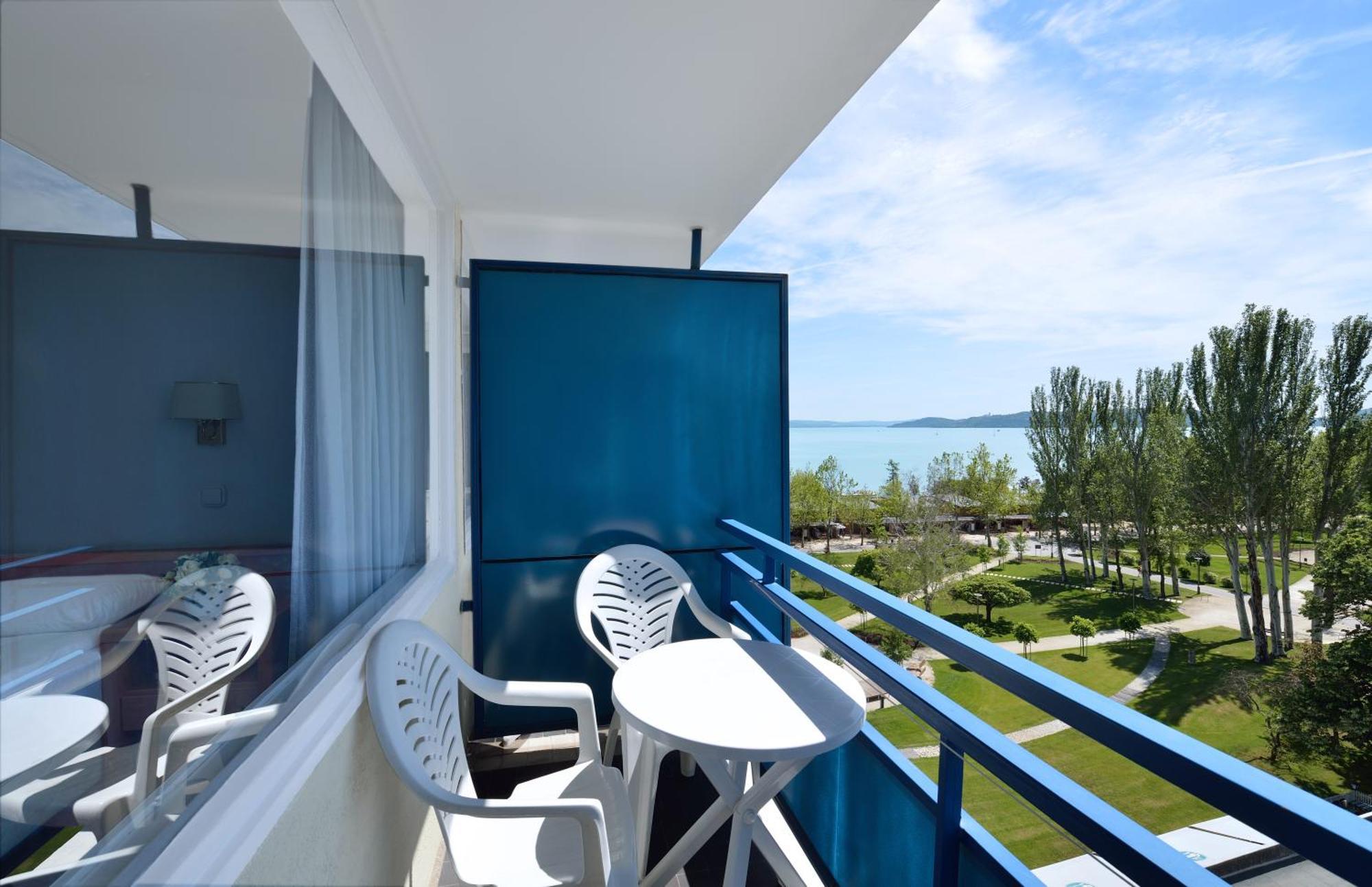 Premium room lake view newly refurbised
