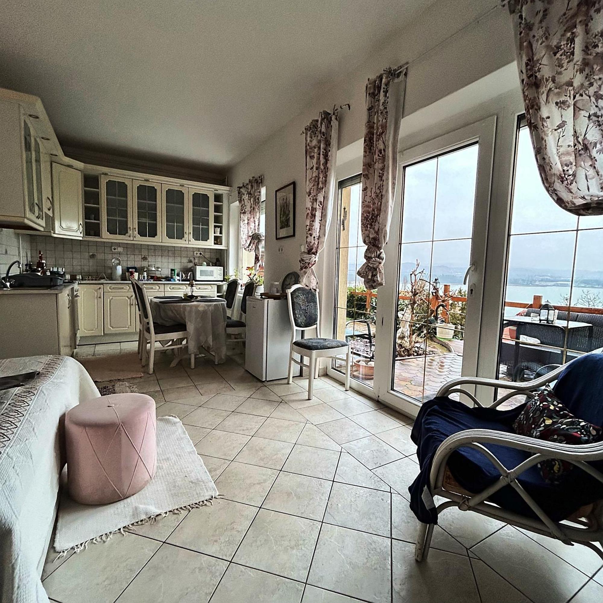 Family Room Lake View